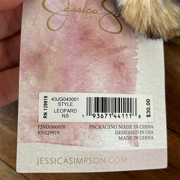 Jessica Simpson Women’s Adjustable-Fit Faux Fur Bucket Hat Leopard - Picture 3 of 7